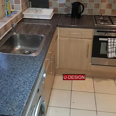 Lu3 Best Bungalow Budget Luton  Extérieur photo
