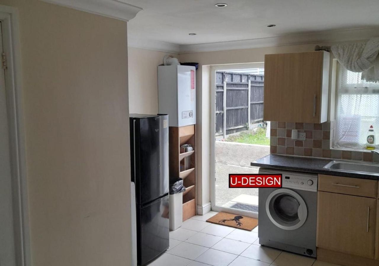 Lu3 Budget * Luton (Bedfordshire)