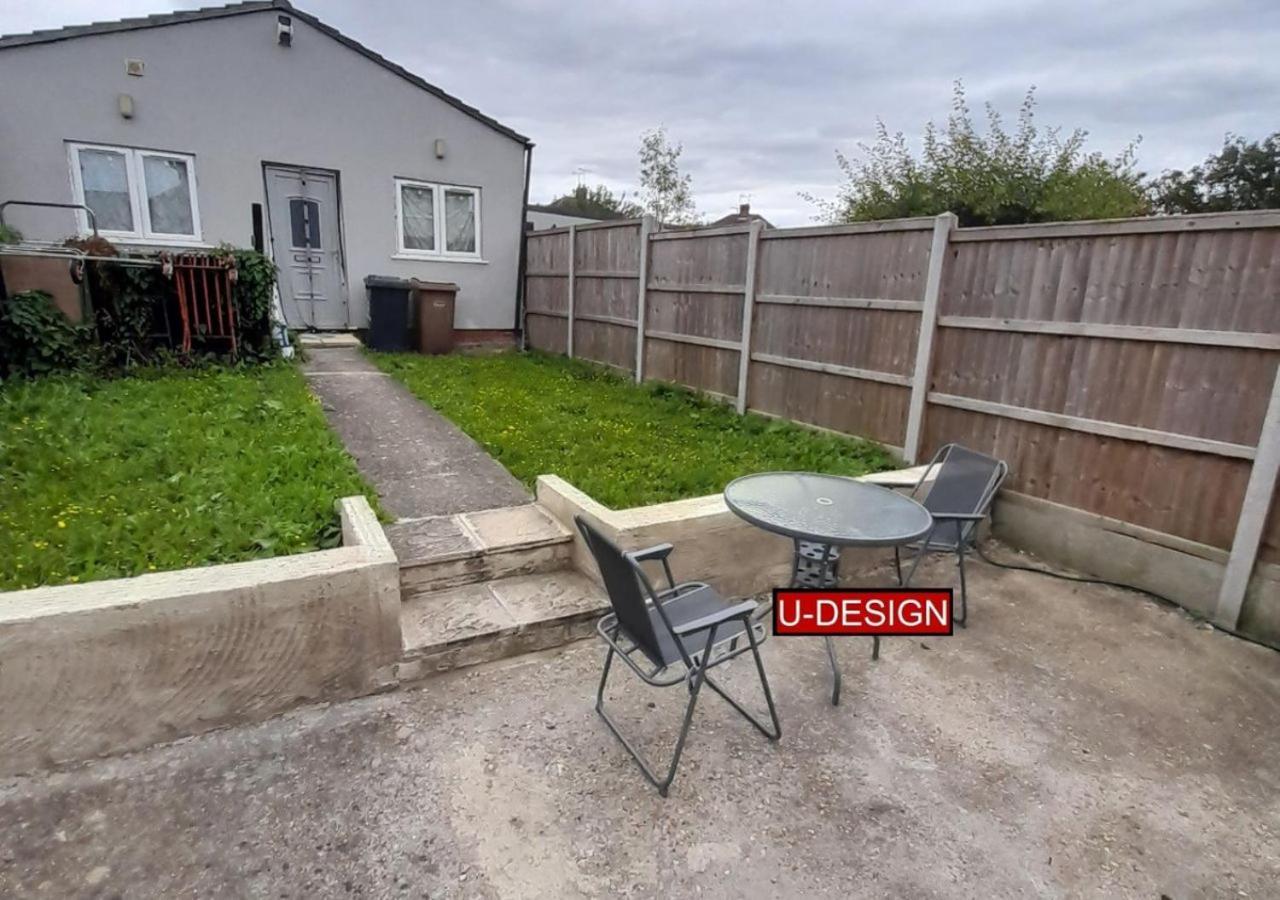 Lu3 Budget Luton (Bedfordshire)